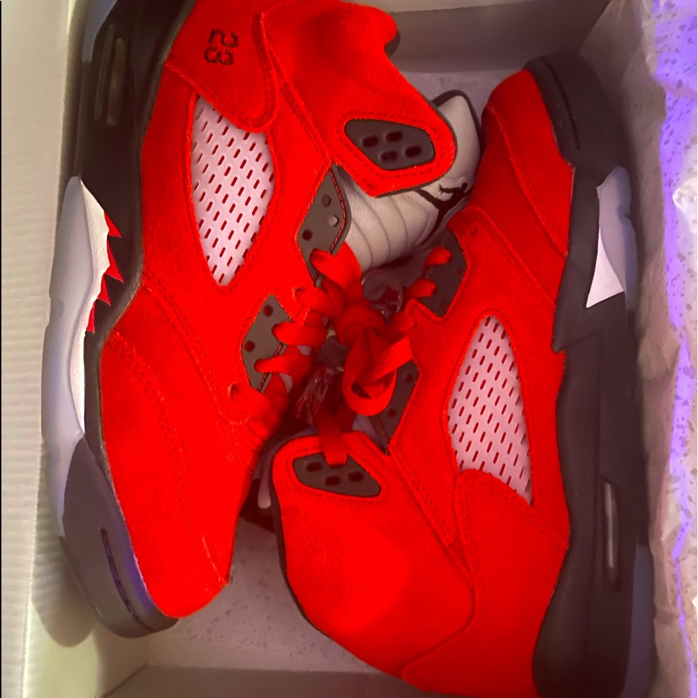 Jordan Retro 5 raging red 6.5Y GS dead stock